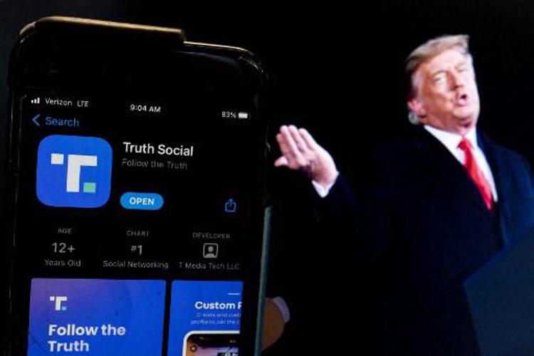 Trump e il logo del suo social