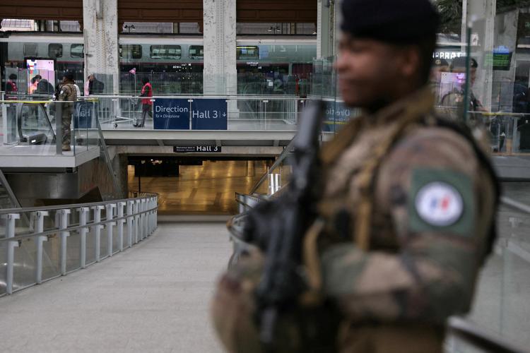Militari presidiano la Gare de Lyon - Afp